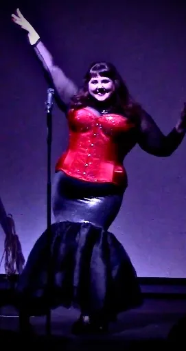 Melodie : The Showgirl Songstress