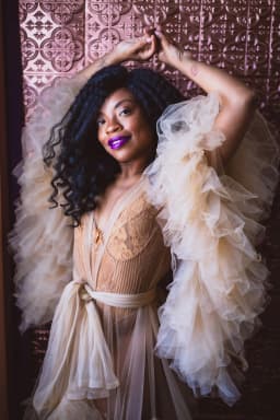 Black Burlesque Dancer Shay Au Lait