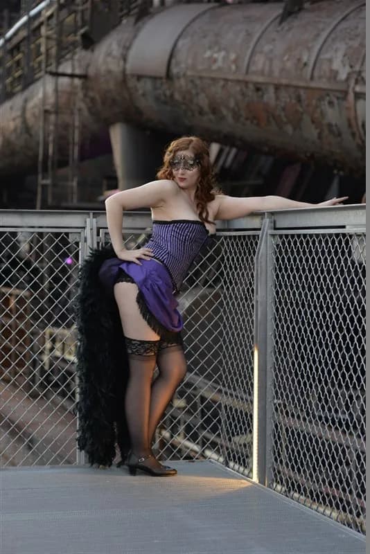 Satine Rouge