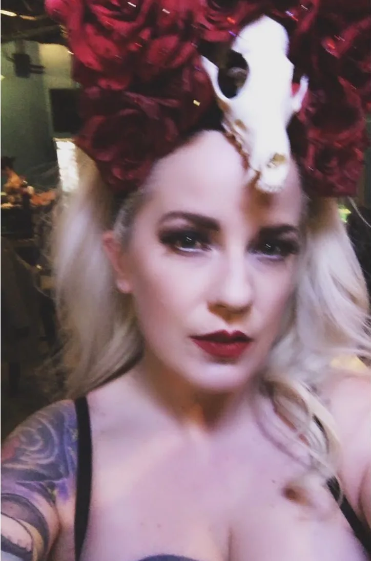 Bella Barecatt