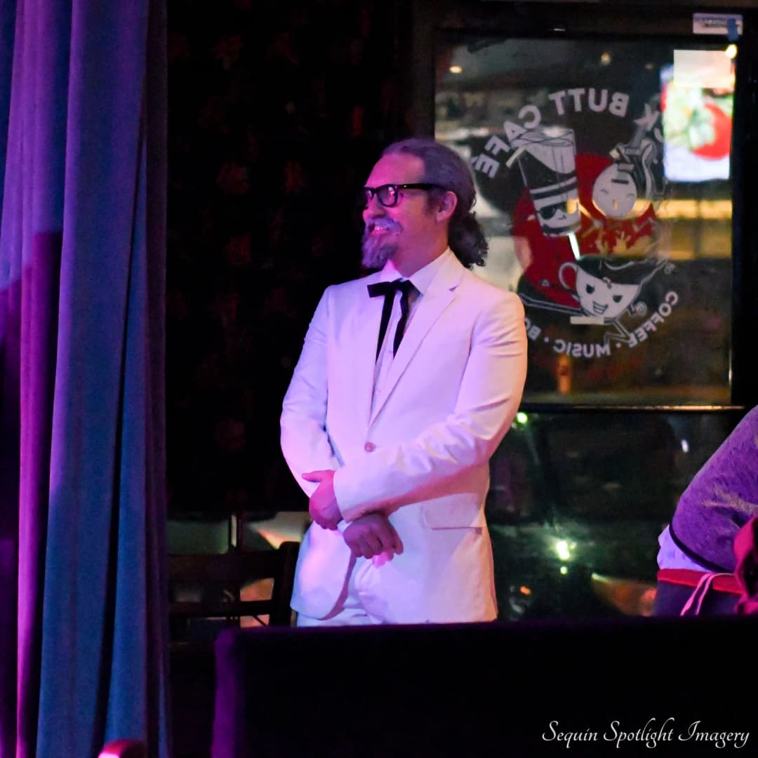 I wanna see the Colonel!
